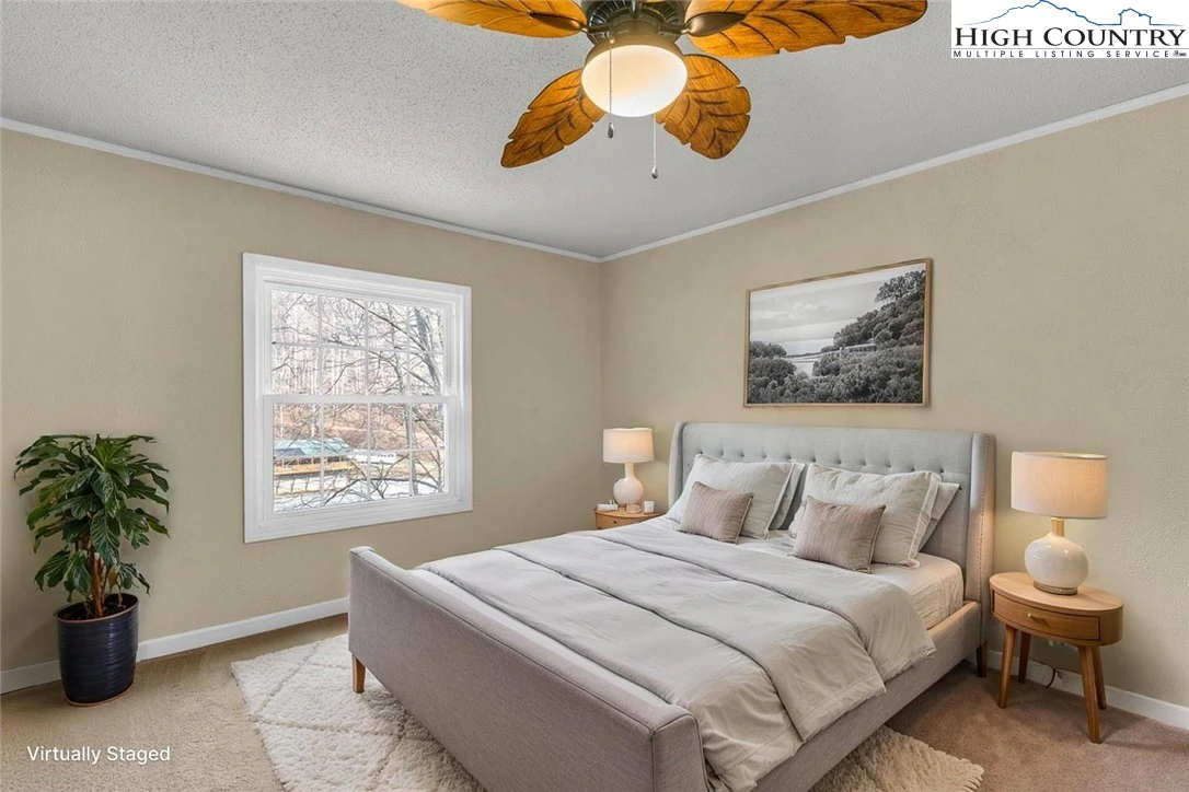 Image number 3 for the current listing