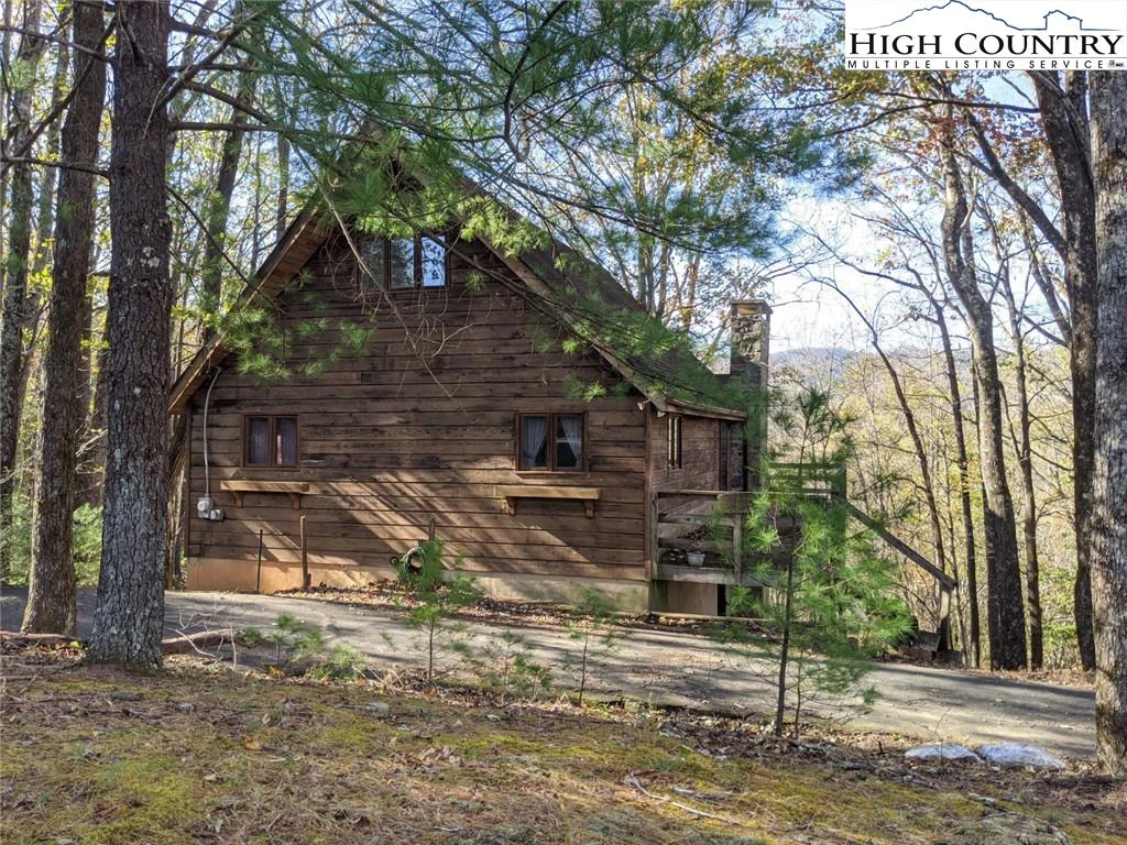 Image number 1 for the current listing