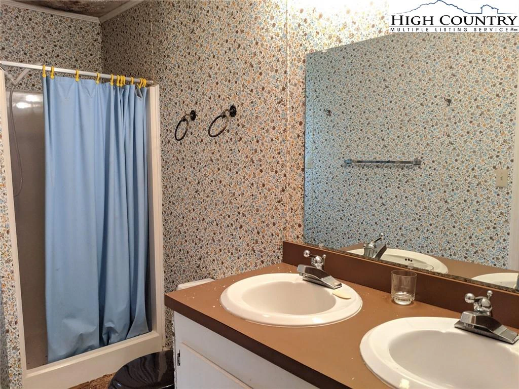 Image number 6 for the current listing