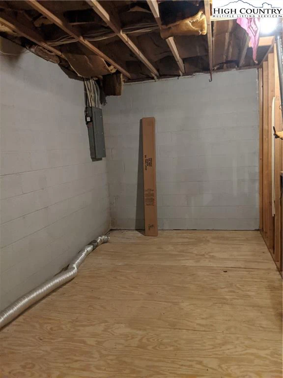 Image number 3 for the current listing