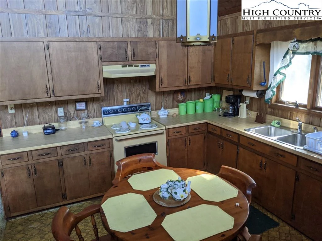Image number 11 for the current listing