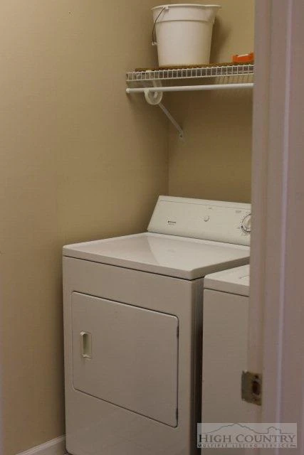 Image number 7 for the current listing