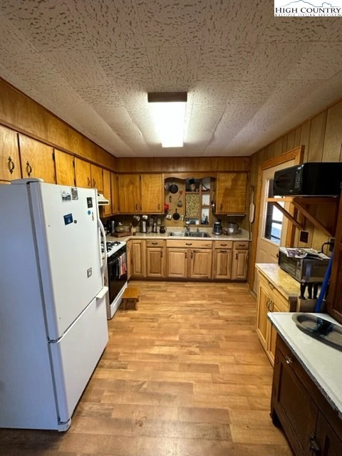 Image number 7 for the current listing