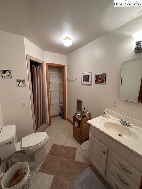 Image number 9 for the current listing