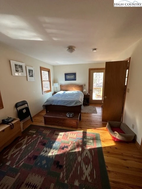 Image number 11 for the current listing
