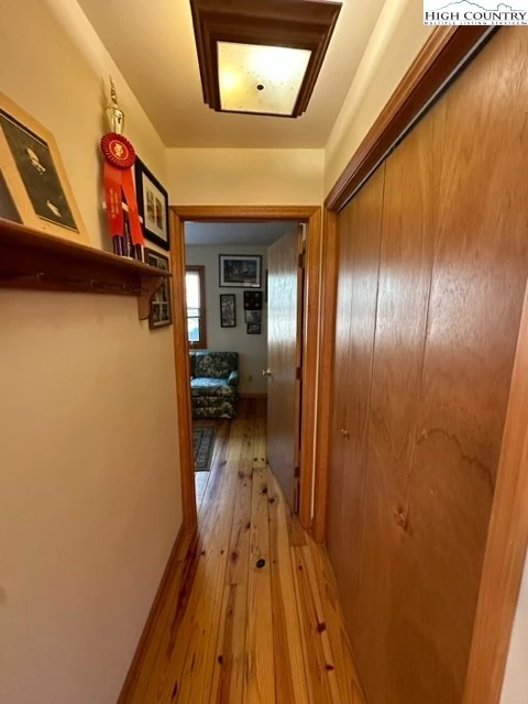 Image number 16 for the current listing
