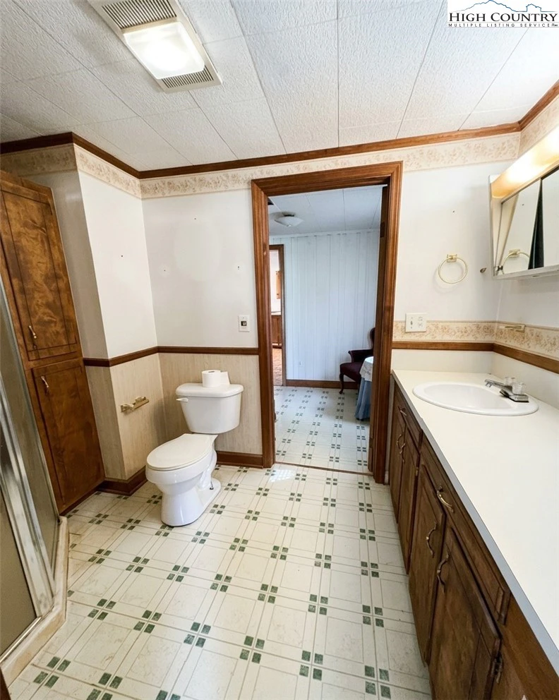 Image number 2 for the current listing