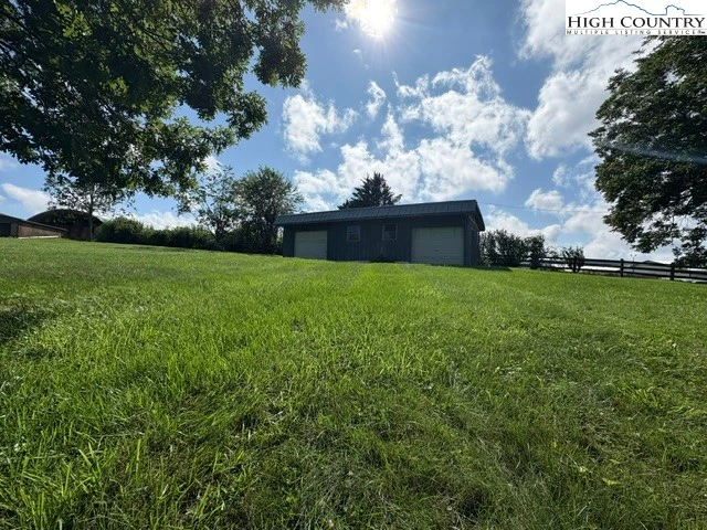 Image number 3 for the current listing