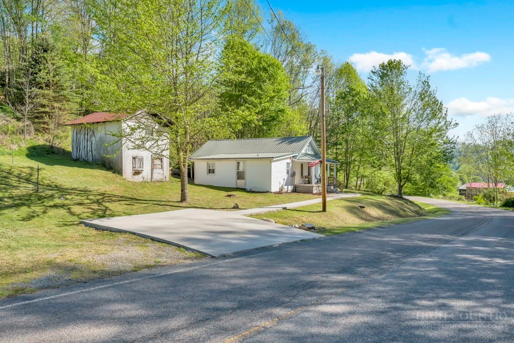 Image number 12 for the current listing