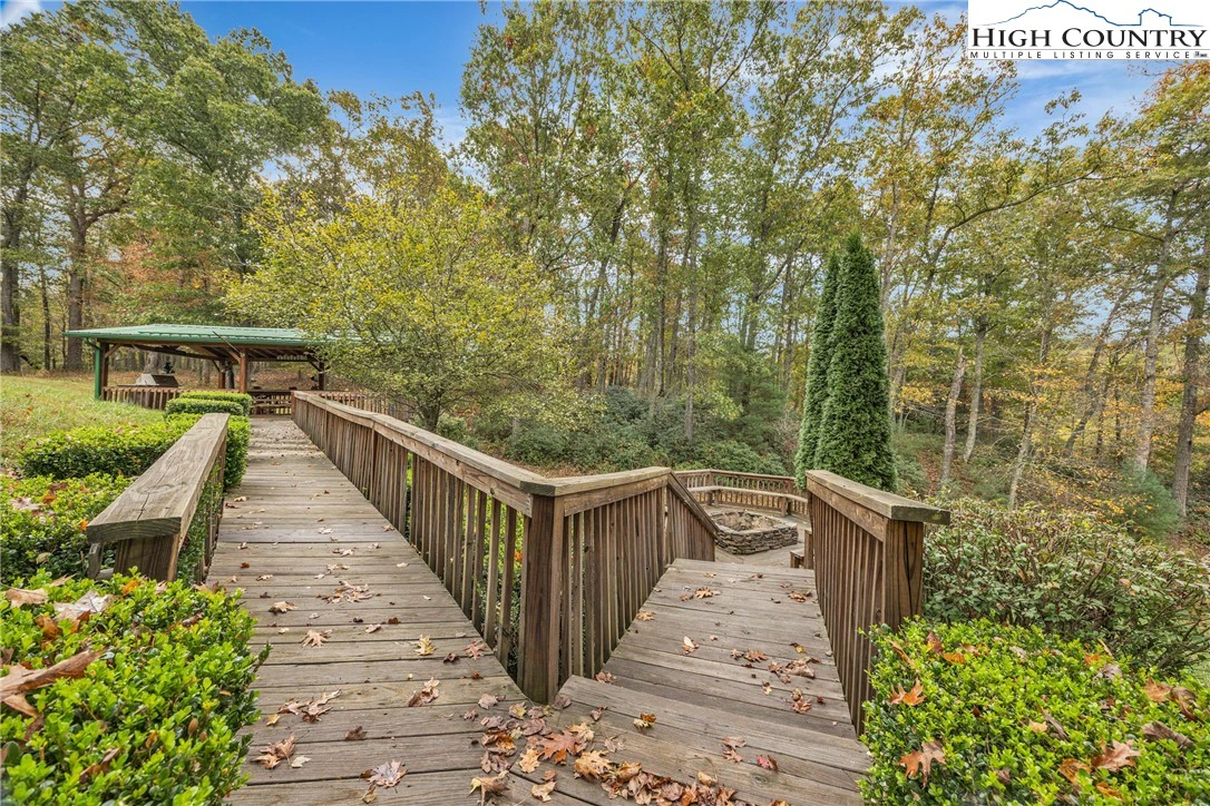 Image number 2 for the current listing