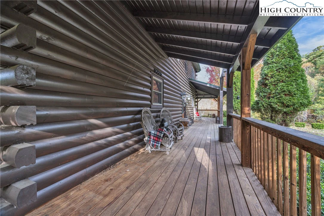 Image number 19 for the current listing