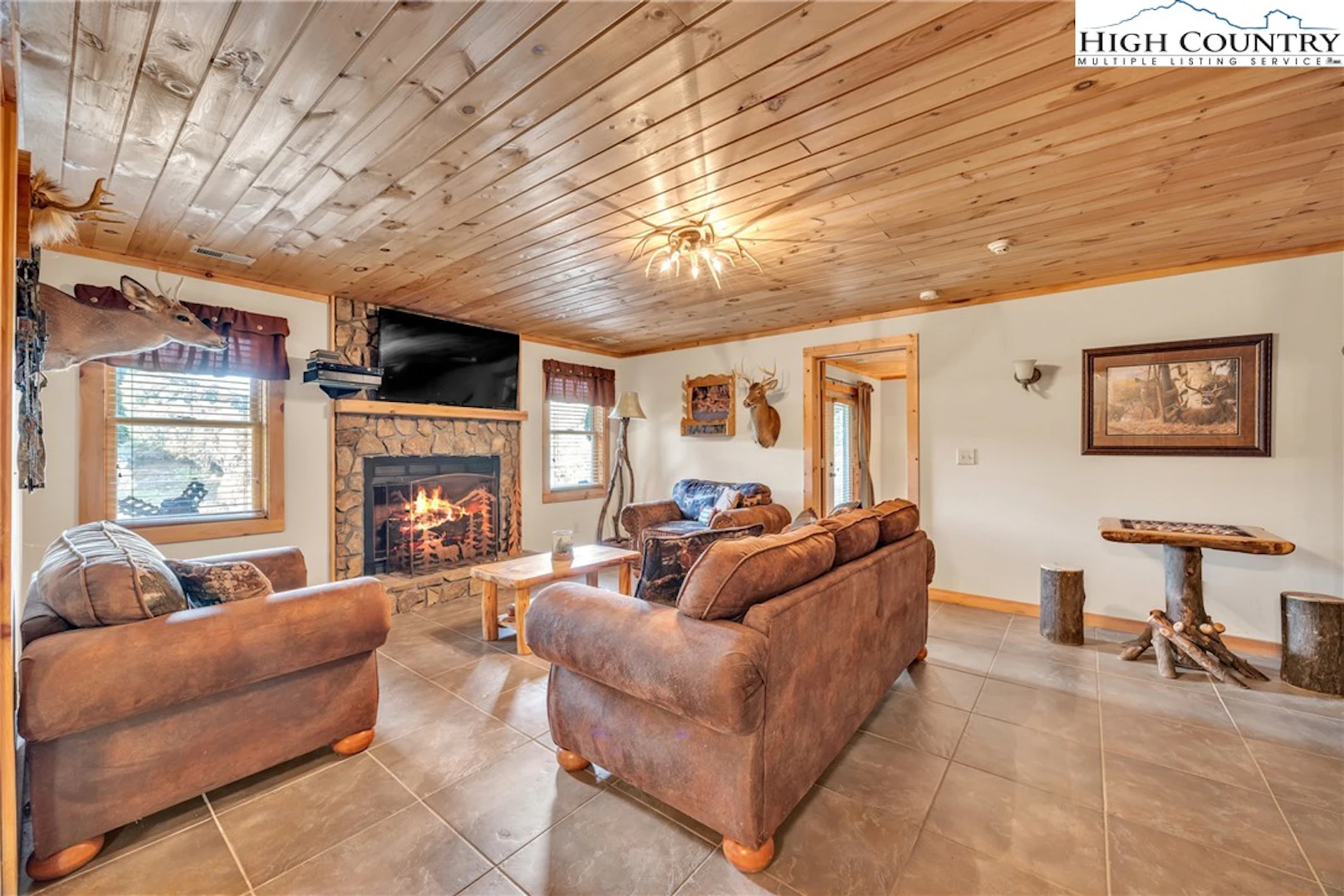 Image number 13 for the current listing