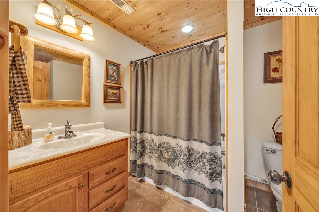 Image number 7 for the current listing