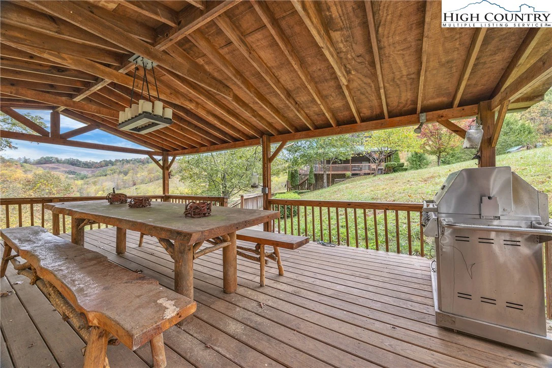 Image number 15 for the current listing