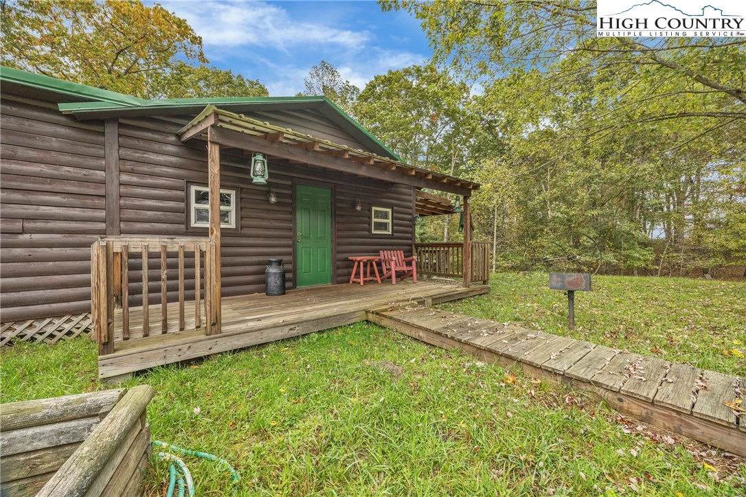 Image number 18 for the current listing