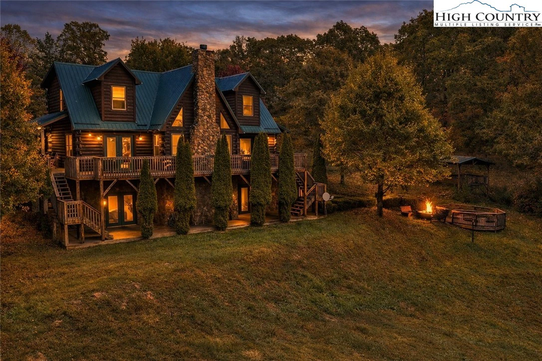 Image number 1 for the current listing