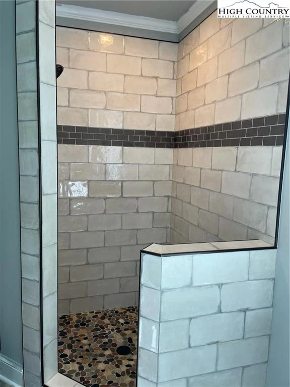 Image number 7 for the current listing