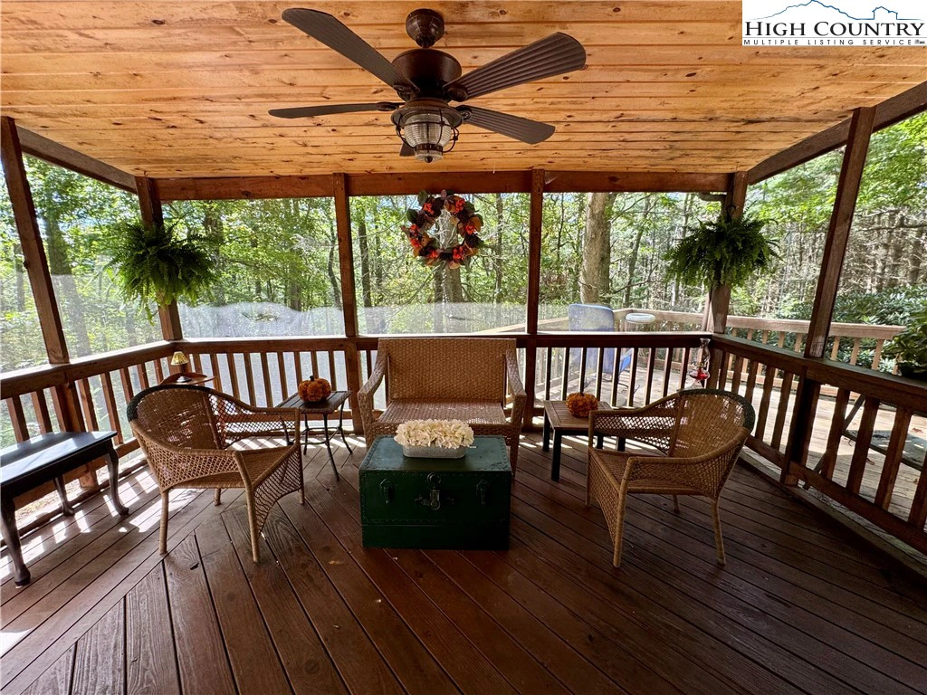 Image number 3 for the current listing