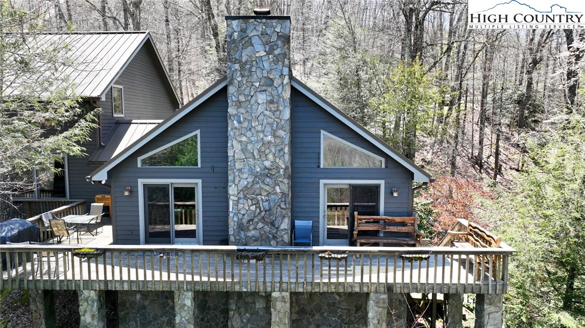 Image number 1 for the current listing