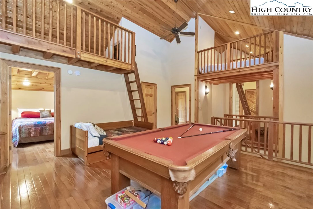 Image number 6 for the current listing