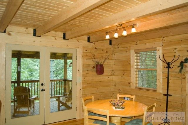 Image number 12 for the current listing