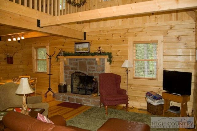 Image number 3 for the current listing