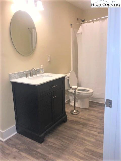 Image number 5 for the current listing