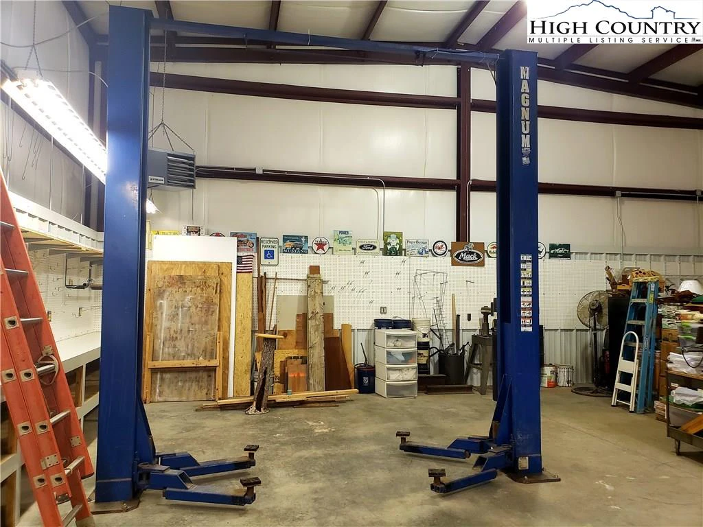 Image number 7 for the current listing
