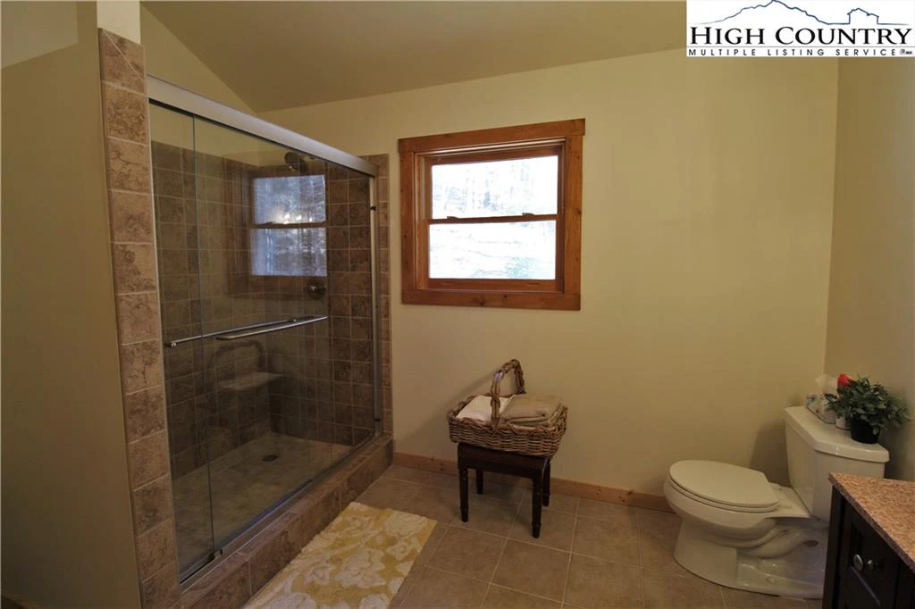 Image number 6 for the current listing