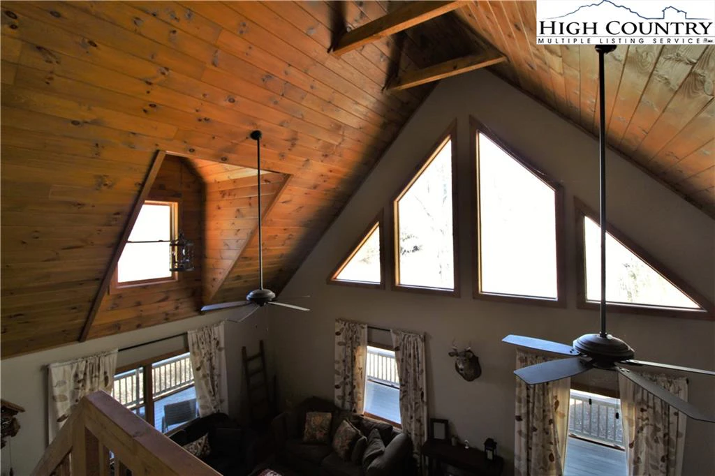 Image number 8 for the current listing