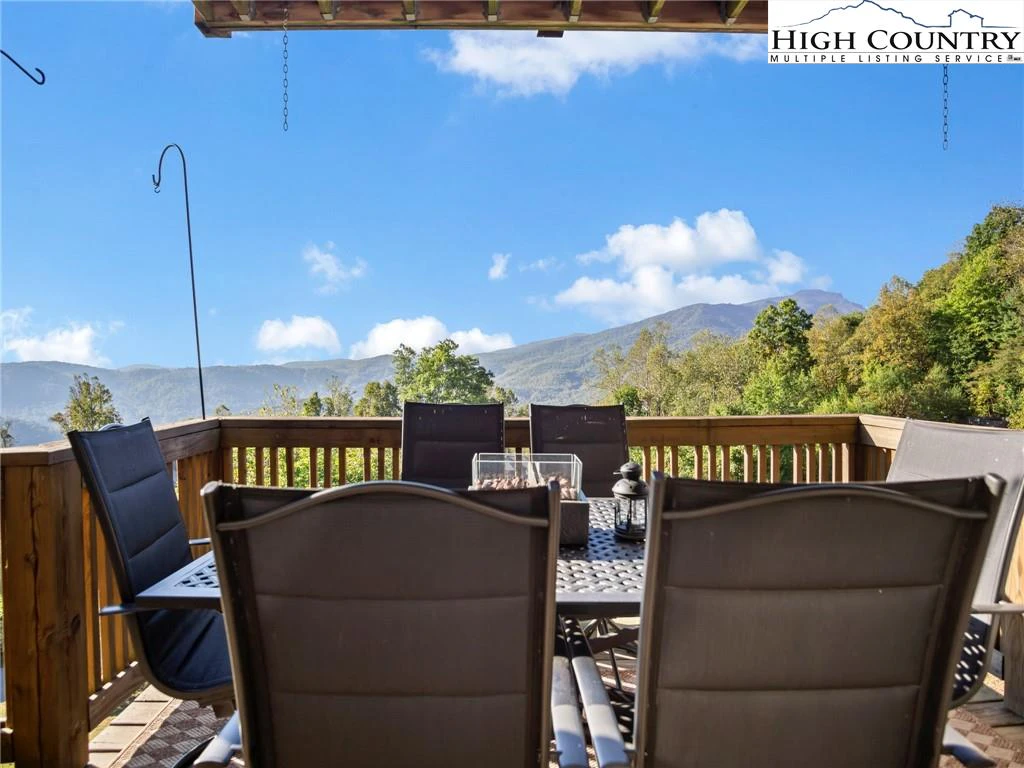 Image number 3 for the current listing