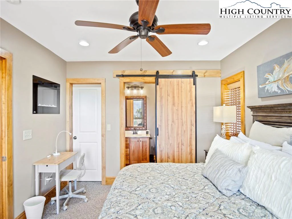 Image number 7 for the current listing