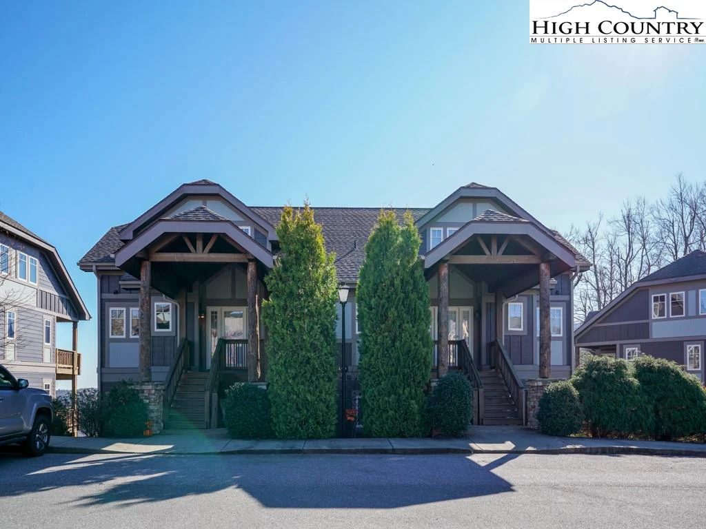 Image number 3 for the current listing