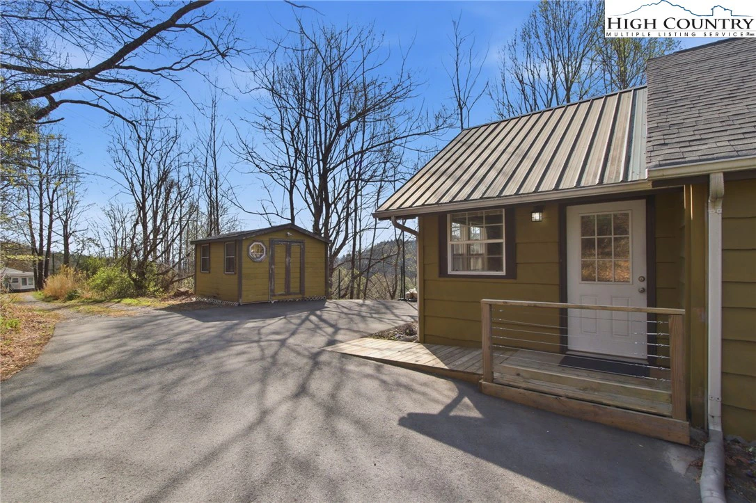 Image number 12 for the current listing