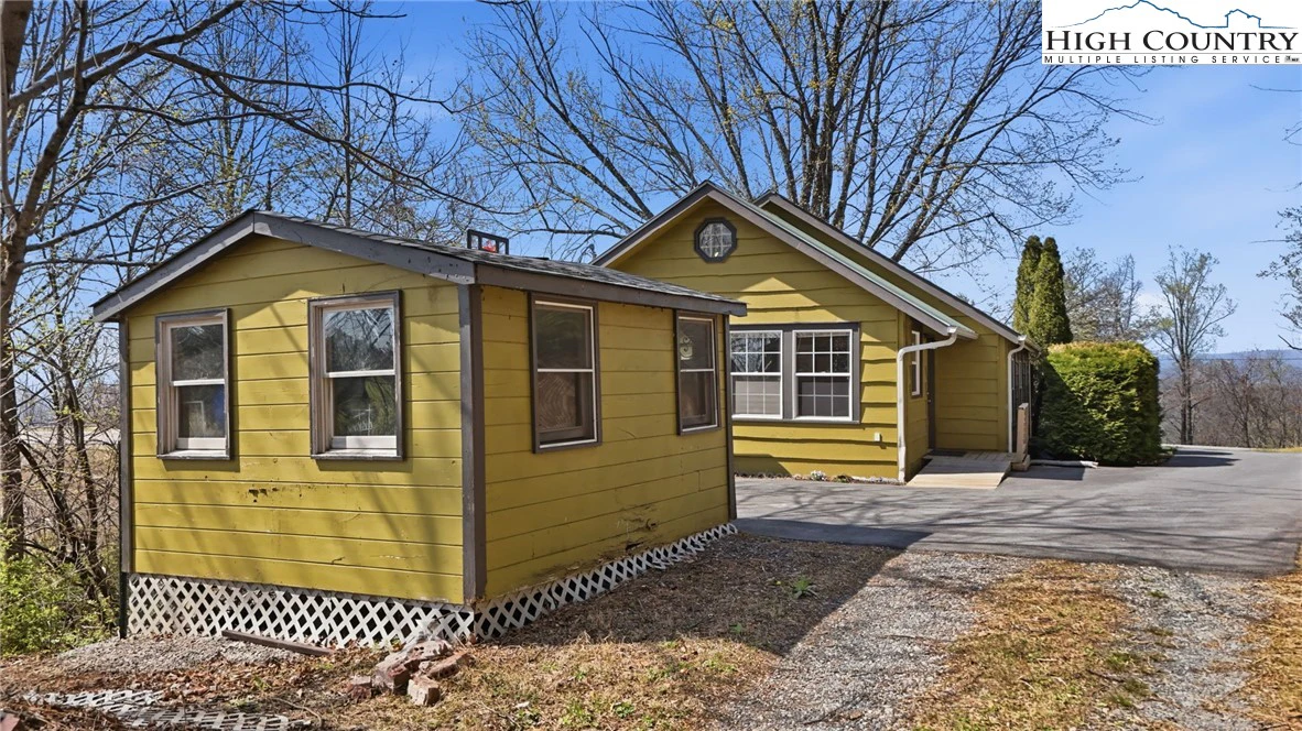 Image number 13 for the current listing
