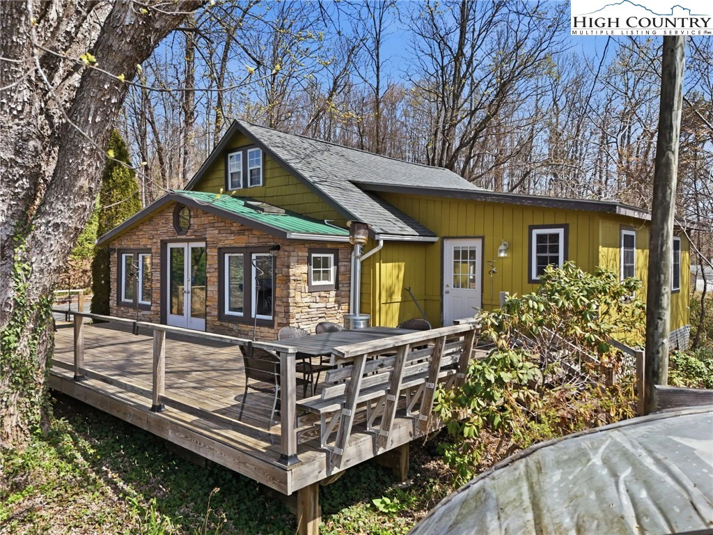 Image number 15 for the current listing