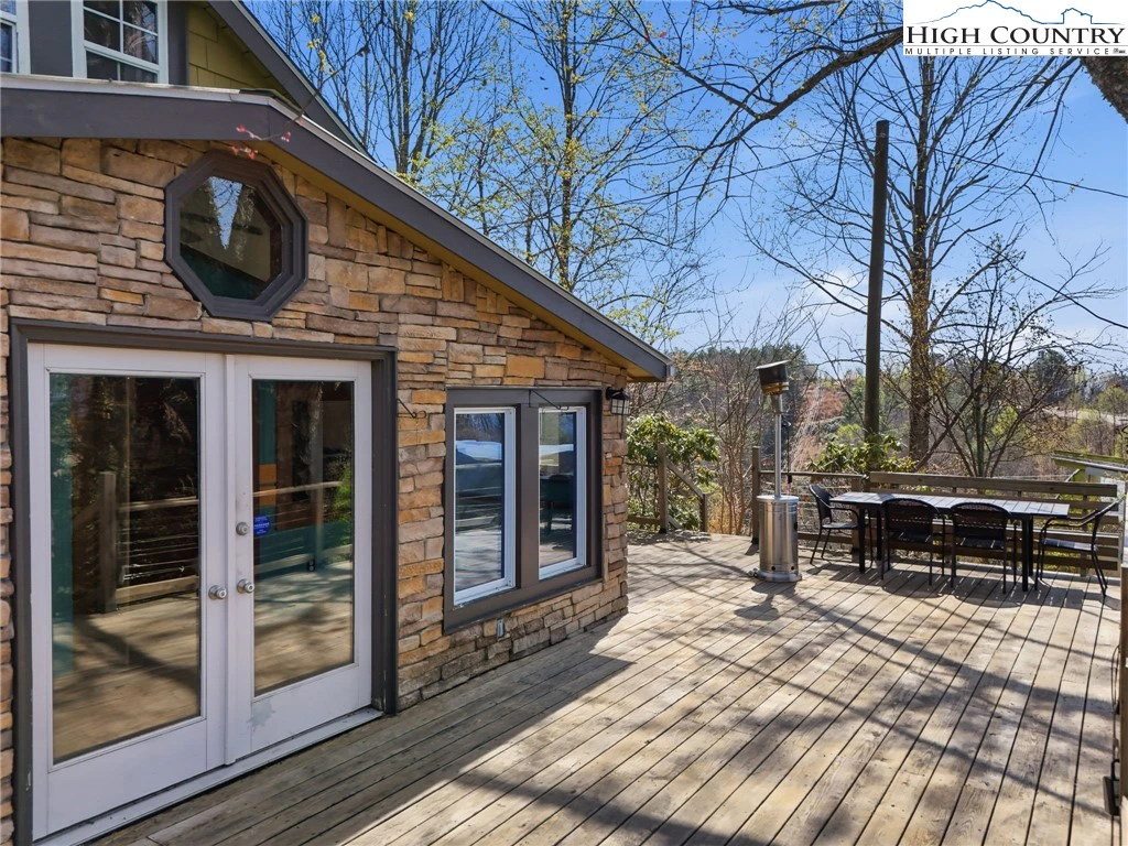 Image number 2 for the current listing
