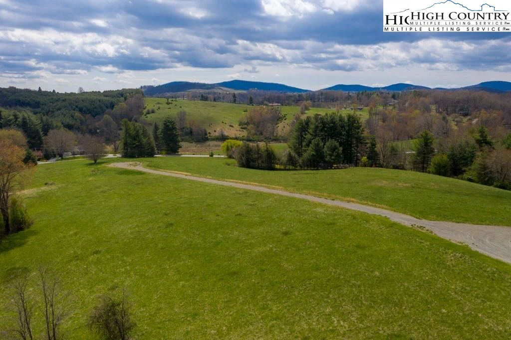 Image number 3 for the current listing