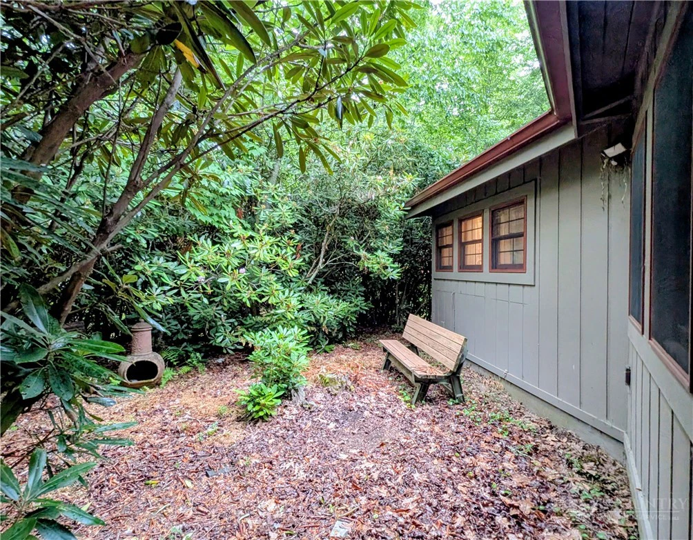 Image number 4 for the current listing