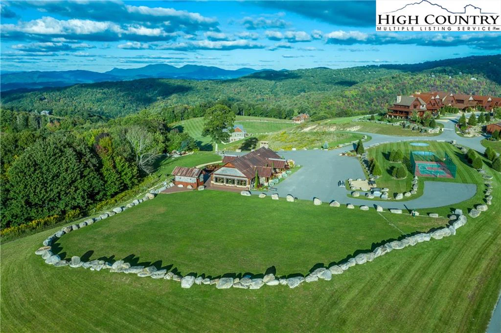Image number 3 for the current listing