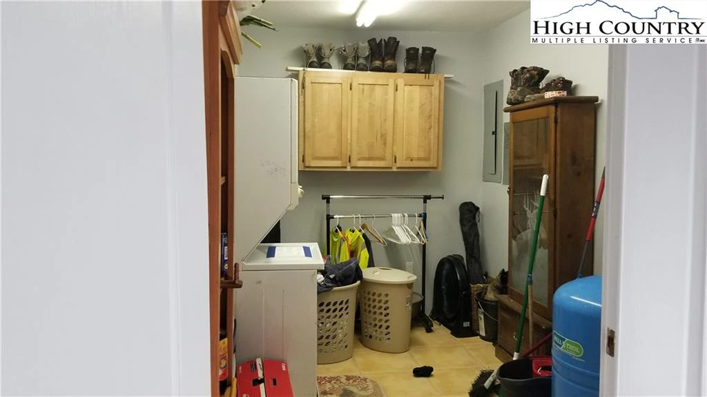 Image number 12 for the current listing
