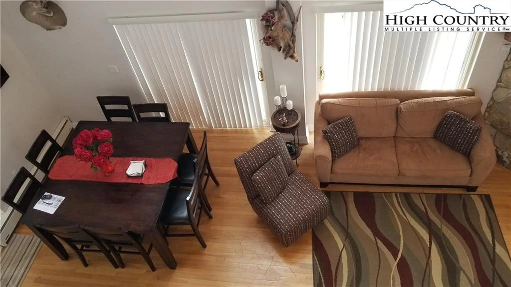 Image number 20 for the current listing
