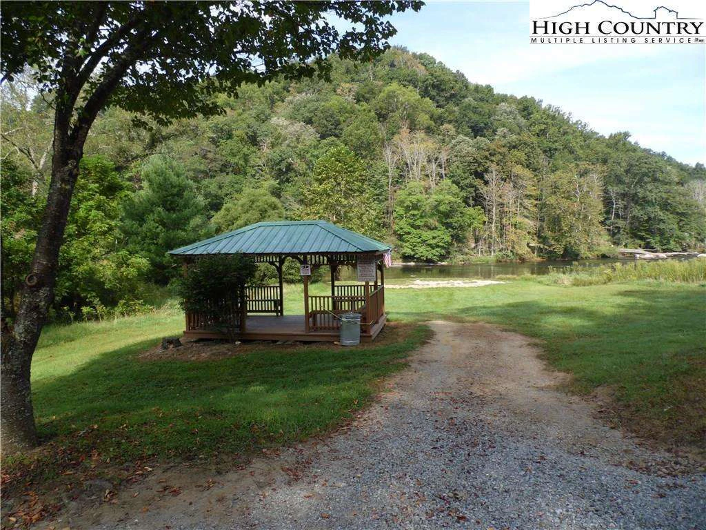 Image number 9 for the current listing