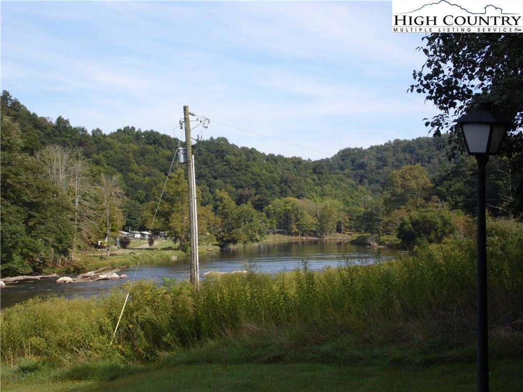 Image number 8 for the current listing