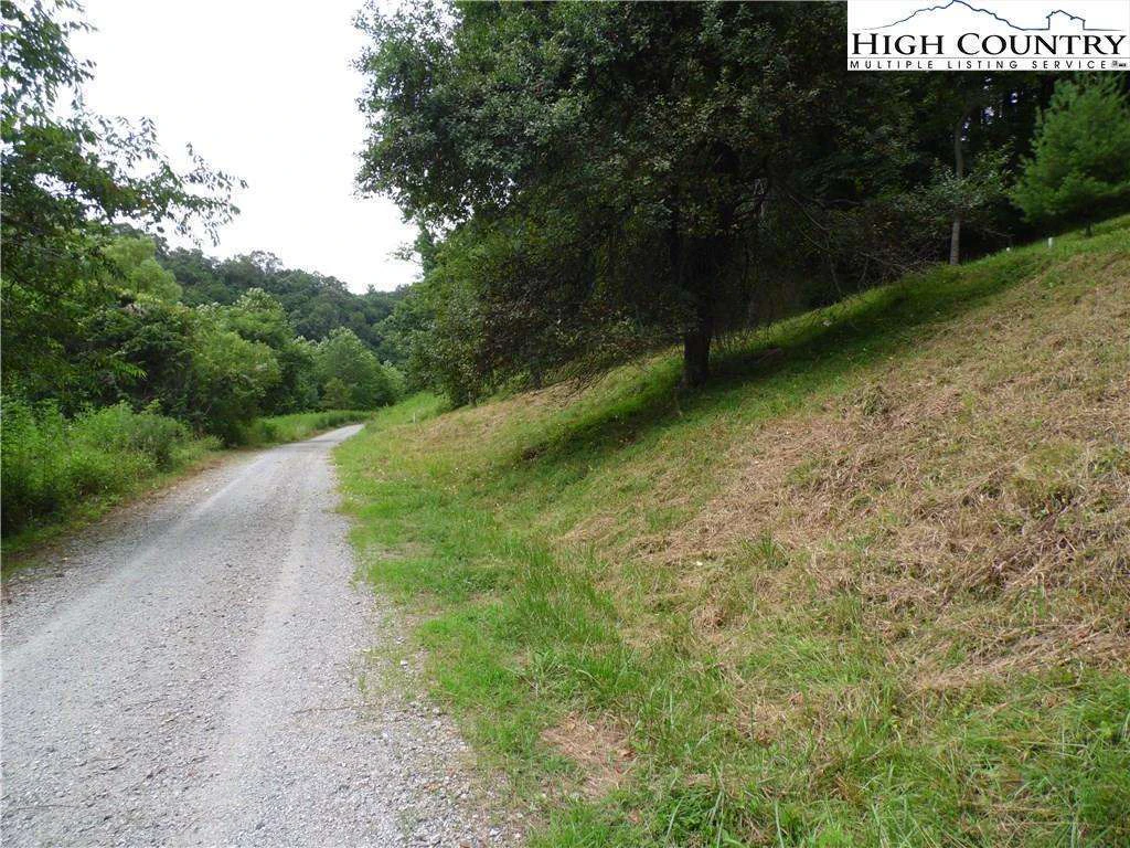 Image number 13 for the current listing