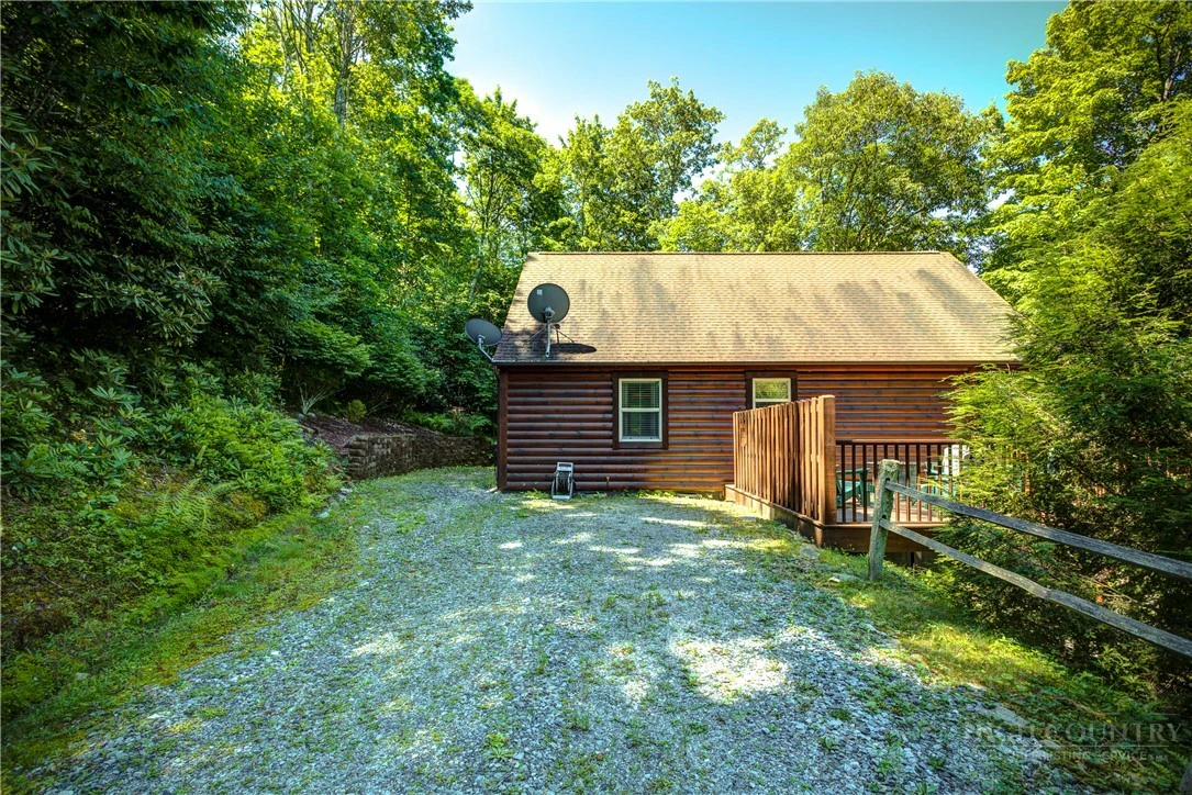 Image number 2 for the current listing