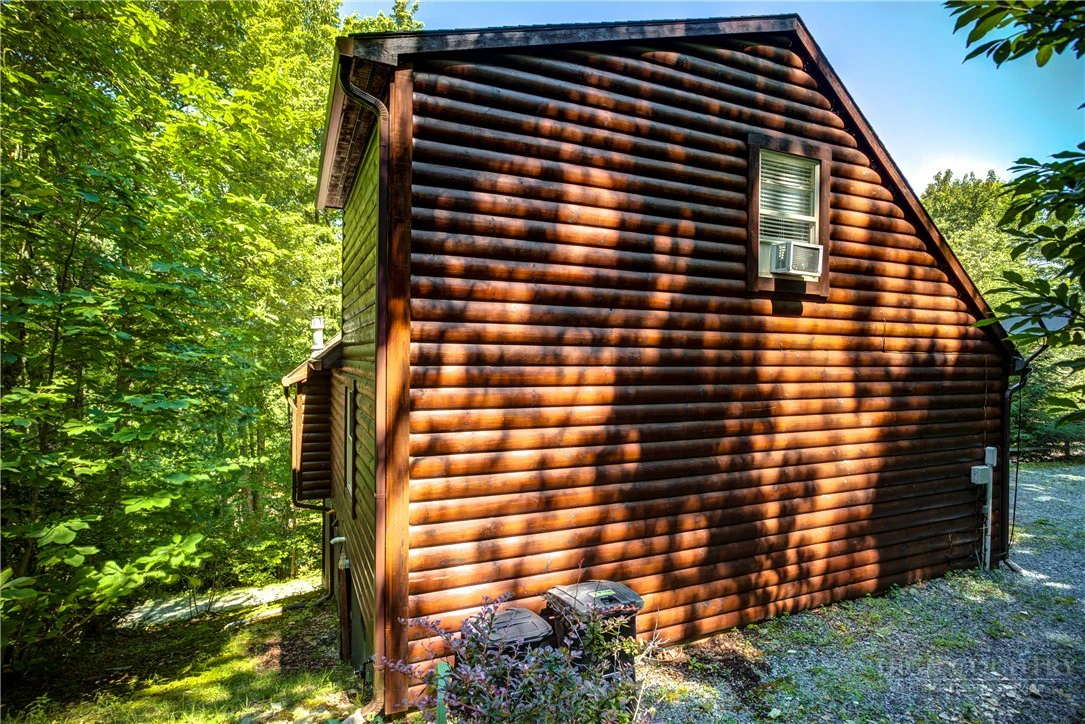 Image number 8 for the current listing
