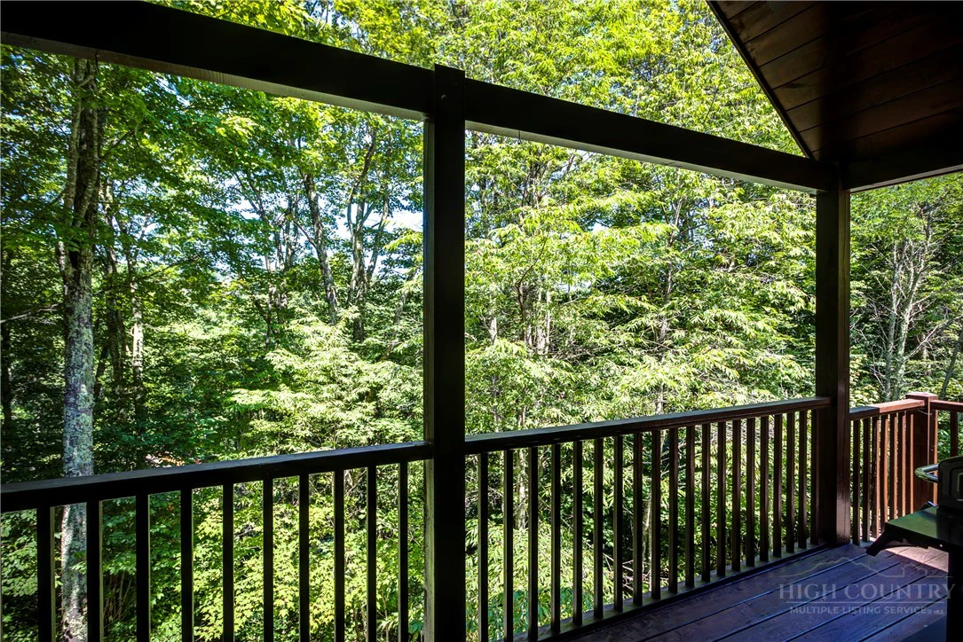Image number 11 for the current listing