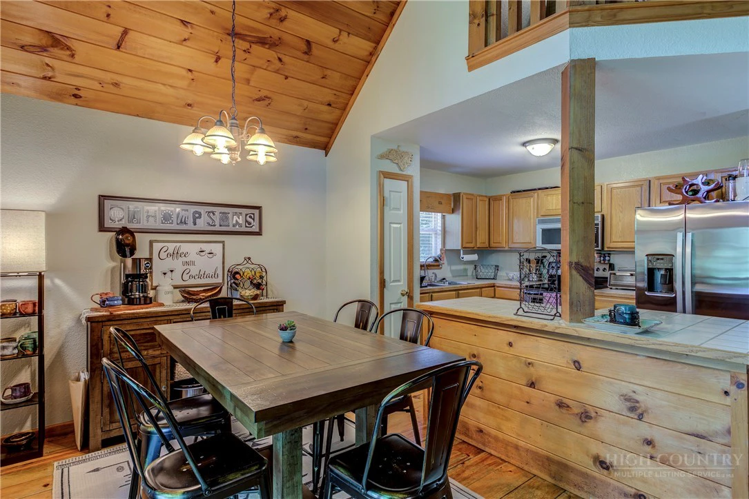 Image number 13 for the current listing