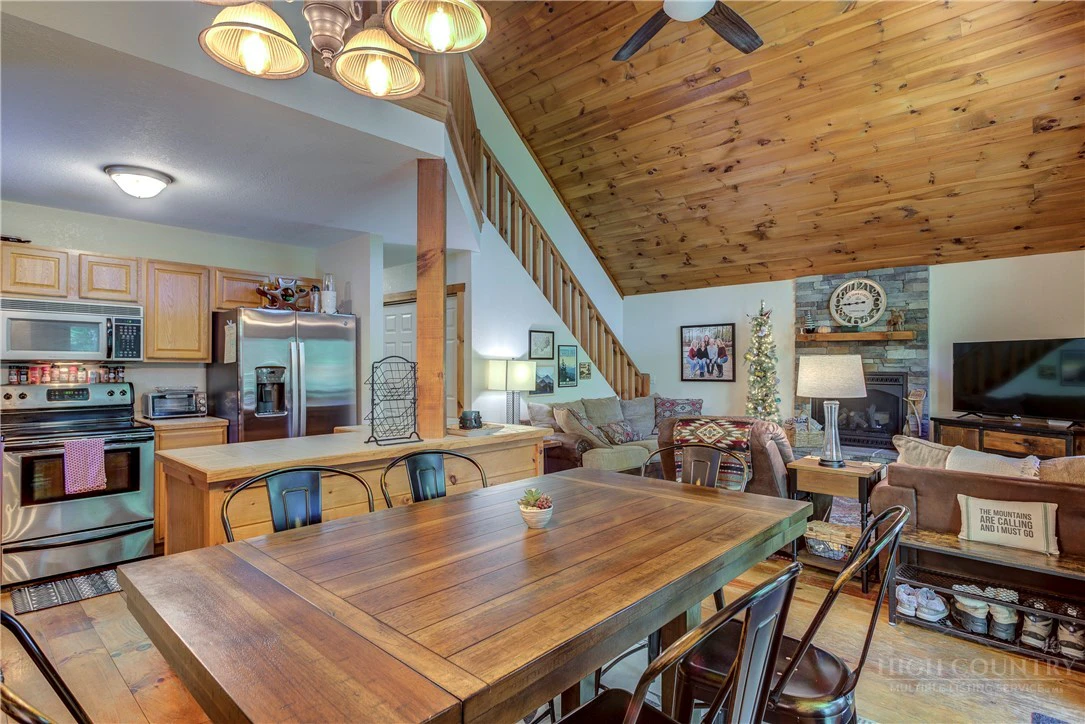Image number 14 for the current listing